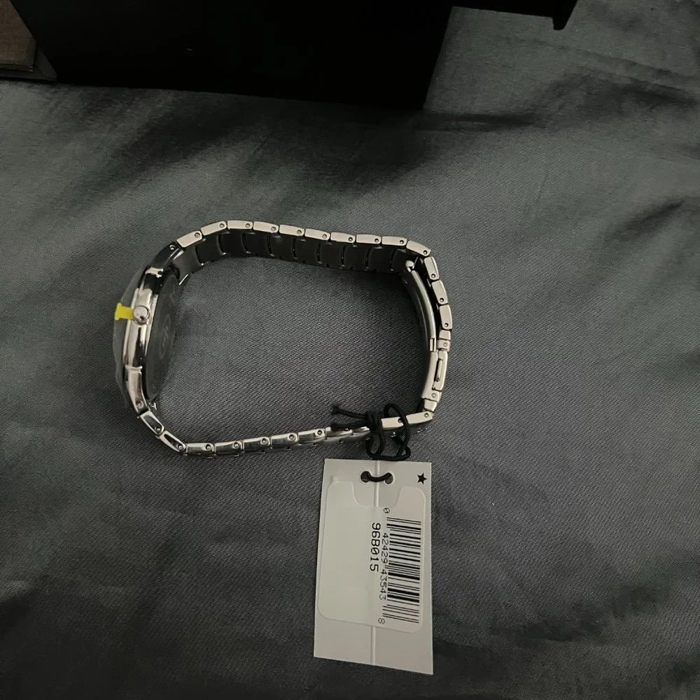 Stylish Bulova Men's Silver Watch - Picture 6 of 7